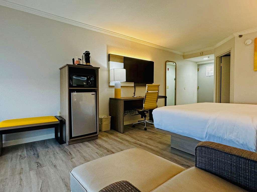 Comfort Inn & Suites Houston I-10 West Energy Corridor Rom bilde